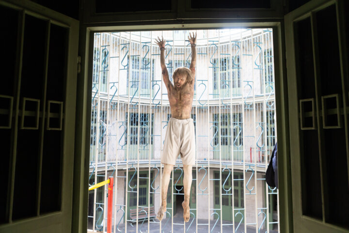 موهایم را تراشیدند و فلکم کردند/ شکنجه مبارزان برای لو دادن انقلابیون +عکس