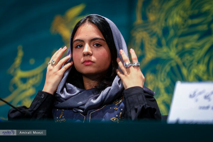نشست رسانه‌ای فیلم سینمایی آبی روشن