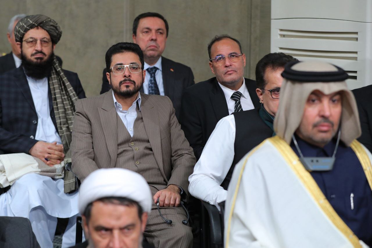 تصاویری از مهمانان امروز رهبر انقلاب