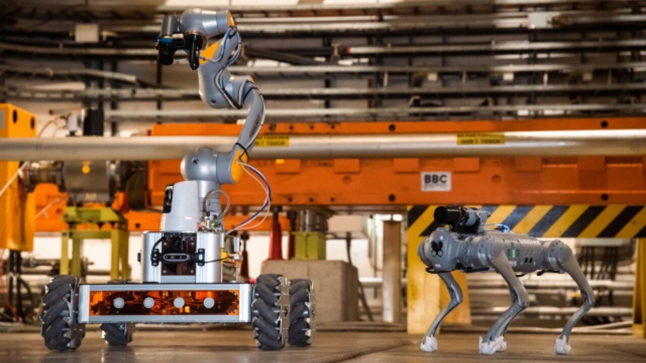 پرسهزنی سگ رباتیک در بزرگترین آزمایشگاه فیزیک ذرات جهان/ عکس