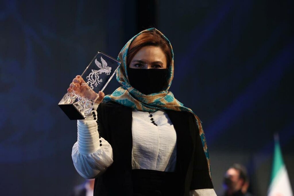 برندگان سیمرغ بلورین بهترین بازیگر نقش مکمل زن در ادوار جشنواره فیلم فجر 3