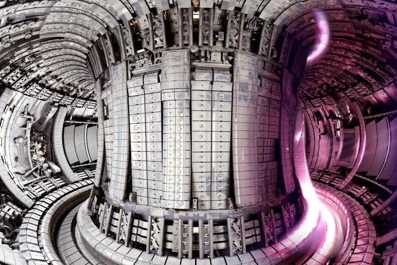 خورشید به زمین آمد / ثبت یک رکورد جهانی با راکتور اتمی