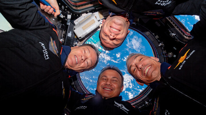 فرود فضانوردان در اقیانوس اطلس / عکس