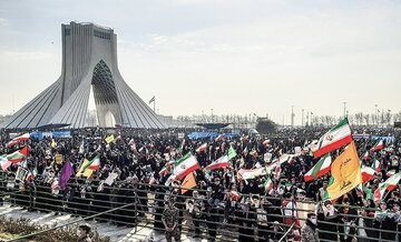 جشن 45 سالگی انقلاب در خیابان های ایران / همه آمده بودند؛ از سردار قاآنی، لاریجانی و ناطق نوری تا فرزند رهبری، سردار سلامی و دولتی ها