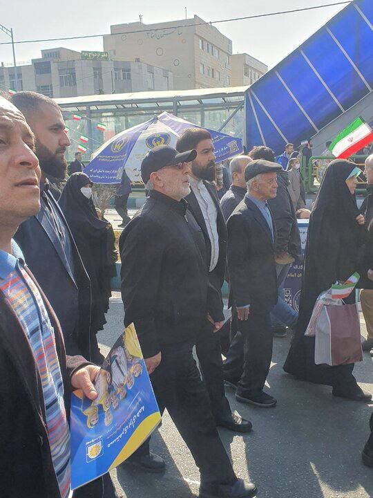 عکسی از سردار قاآنی در راهپیمایی ۲۲ بهمن بدون پوشش نظامی