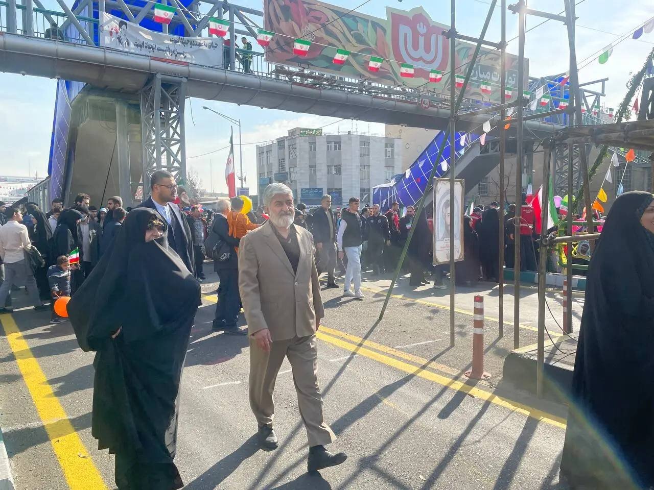 هادی خامنه‌ای به مراسم 22 بهمن آمد / علی مطهری و پورمحمدی هم بودند + عکس 4