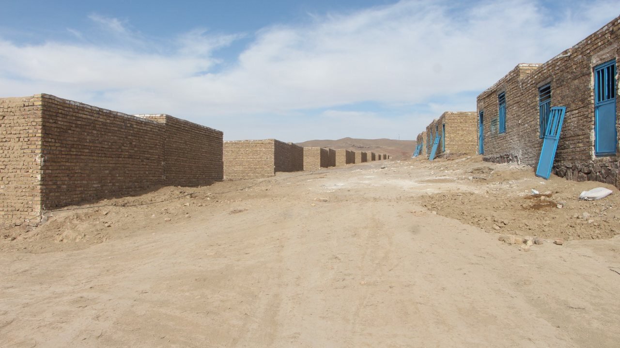 خانه‌های عجیب طالبان برای اسکان زلزله‌زدگان!