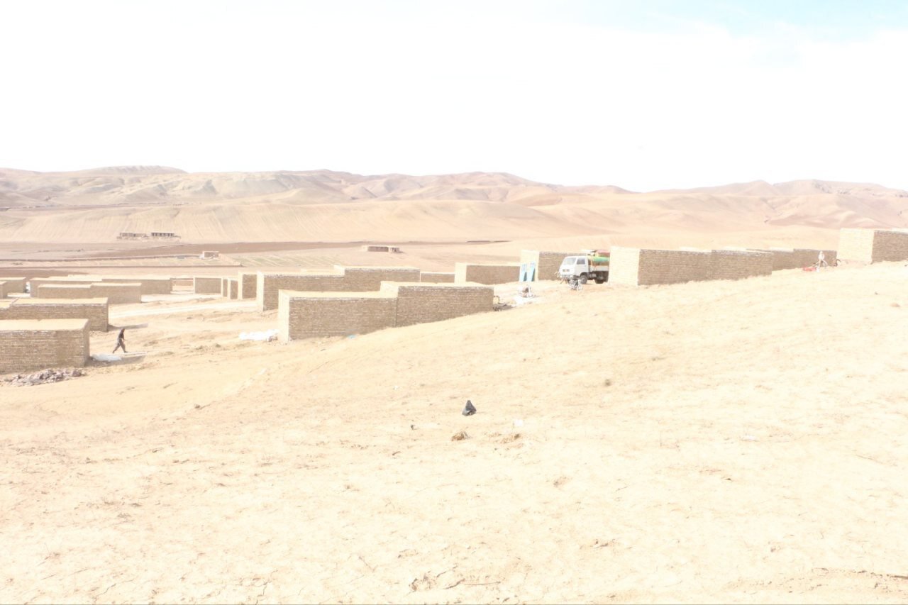 خانههای عجیب طالبان برای اسکان زلزلهزدگان!/عکس