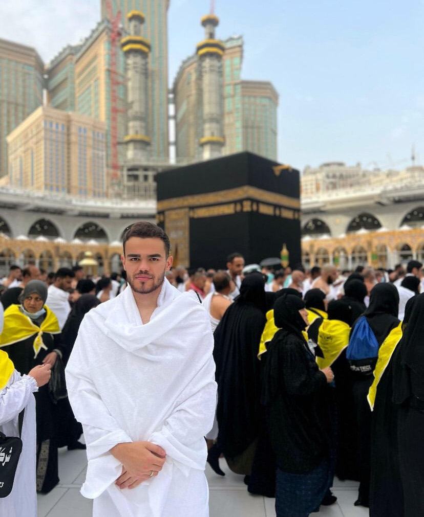 عکس| شاهماهی جدید پرسپولیس در خانه خدا