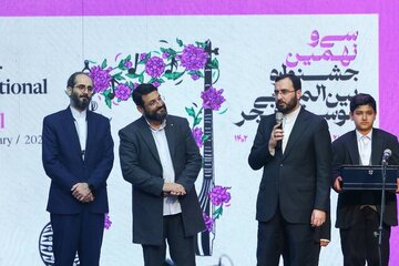 تقدیر از خواننده «فرمانده مهدی» در جشنواره فجر / سرود را آکادمیکتر خواهیم کرد