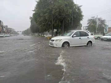 رگبار باران در 17 استان / احتمال آبگرفتگی معابر