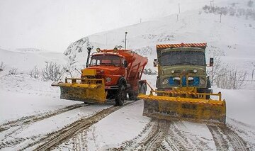 برف‌روبی ۱١۴٢ کیلومتر از محورهای مواصلاتی آذربایجان‌غربی در دو روز اخیر