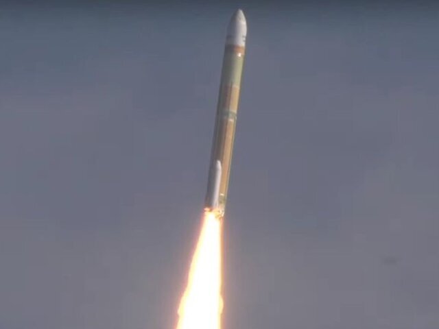 موشک جدید ژاپن با موفقیت پرتاب شد / عکس