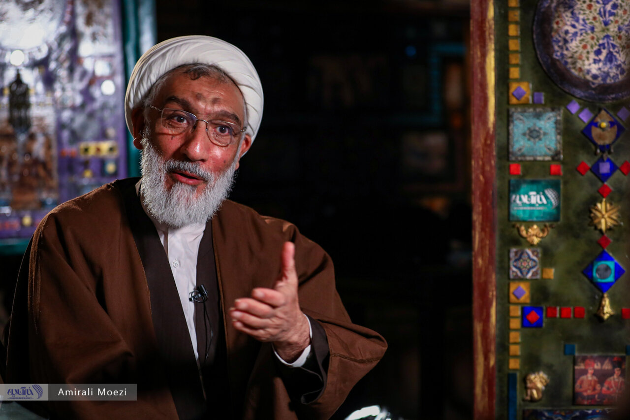 شوخی پورمحمدی روی آنتن زنده تلویزیون: دکتر نیستم، طلبه هستم /ابراهیم متقی: میروید تطبیق میدهید و معادل سازی می کنید