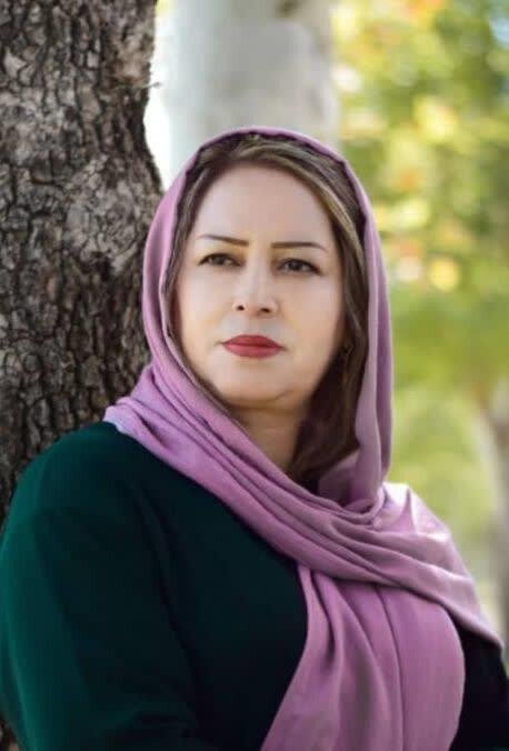 فوزیه بشارت نویسنده کردستانی:ذهن باید فارغ باشد تا بتواند بنویسد