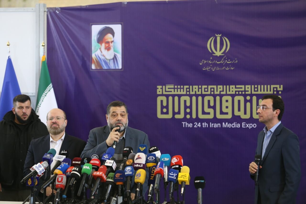 رونمایی جلد دوم «دانشنامه مطبوعات ایران» در نمایشگاه رسانههای ایران 2
