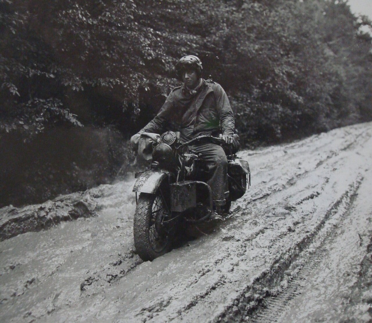 این موتورسیکلتها قلب میدانهای نبرداند/ عکس 7 ۵ مورد از بهترین و نمادین ترین موتورسیکلت های نظامی؛ از Zero MMX تا Zündapp KS