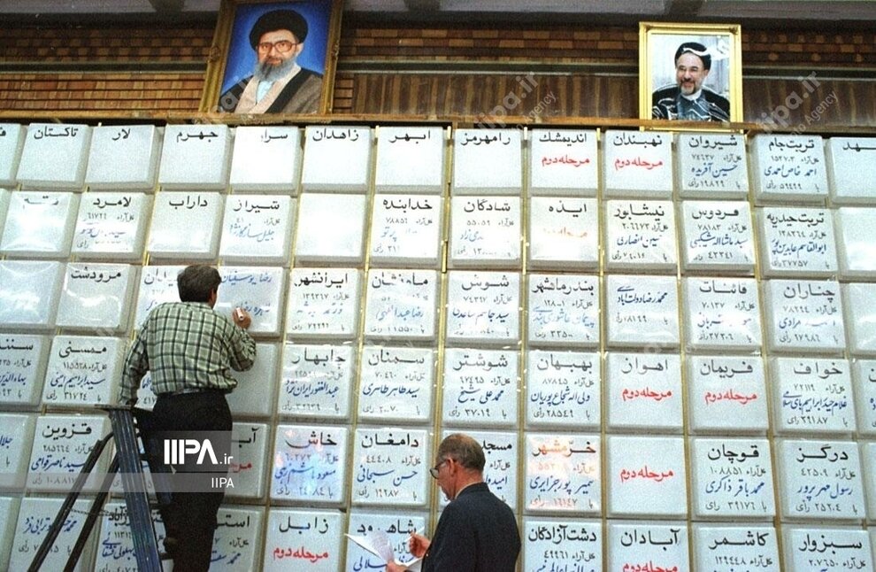 عکسهایی از روز انتخابات مجلس ششم/ رهبر انقلاب، آیت الله هاشمی و ناطق نوری پای صندوق رای