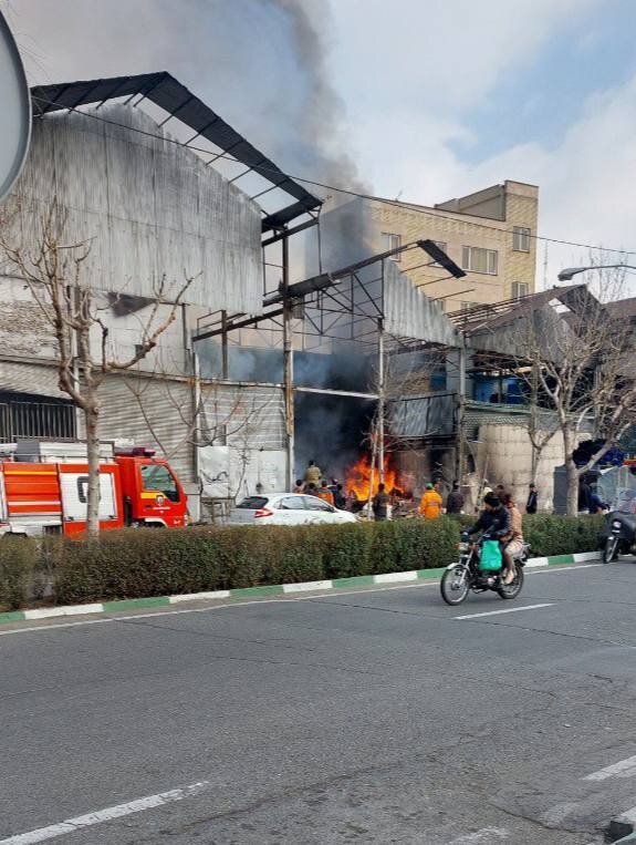 عکس | آتش سوزی خیابان صاحب جمع خیابان انبار گندم