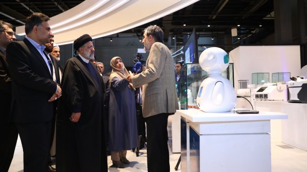 بازدید رئیس جمهور از خانه نوآوری و فناوری ایران/ عکس