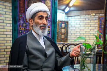 مجتهدین برای ثبت نام در مجلس خبرگان احتیاط می کنند / میگویند چرا آبروی خود را در کف طبق اخلاص بگذارم!