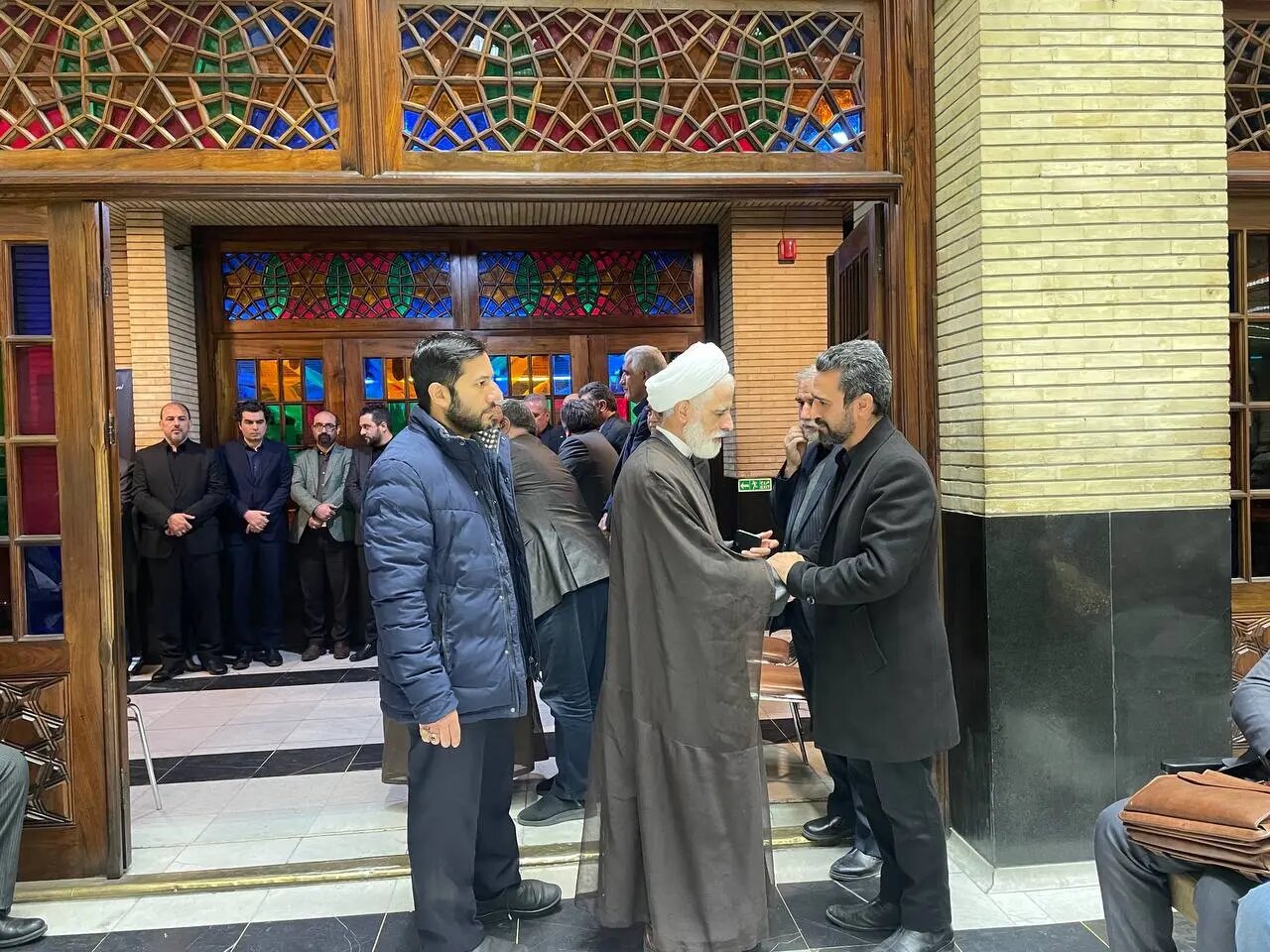 حضور پرتعداد دولتمردان حسن روحانی در مراسم ختم یک اصلاح‌طلب / احمد توکلی و منتجب‌نیا هم بودند + عکس 8