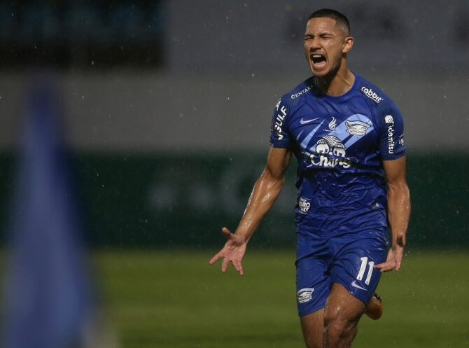 عکس| رونالدو و مسی نه؛ ثروتمندترین فوتبالیست جهان یک شاهزاده است!