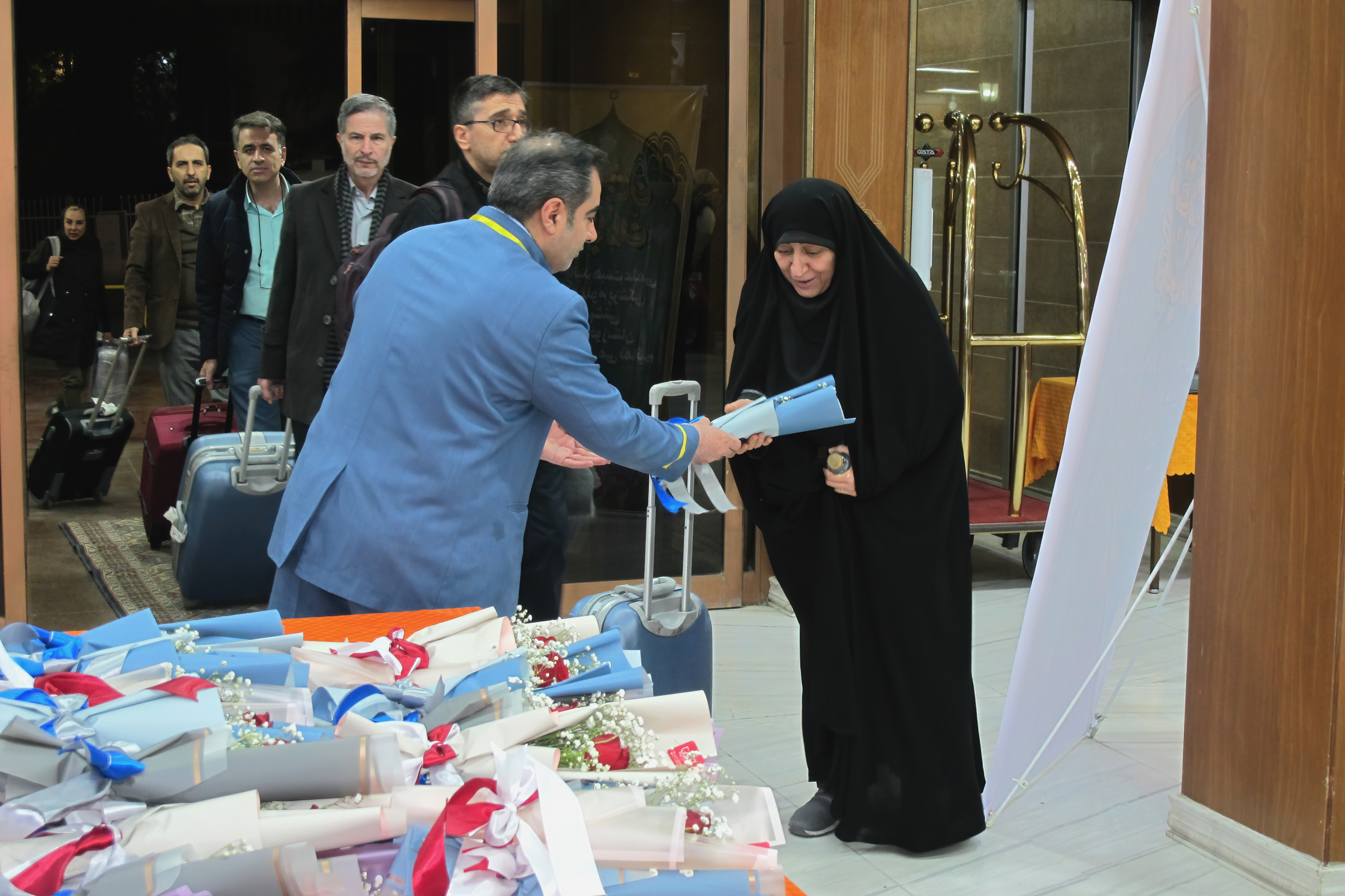 حضور رییس و اعضای هئیت علمی دانشگاه علوم پزشکی شهید بهشتی در خوزستان