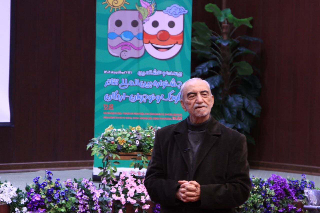 توجه ویژه به نوجوانان در بیست و هشتمین جشنواره بینالمللی تئاتر کودک و نوجوان آغاز ۲ کارگاه آموزشی داود کیانیان با حضور نوجوانان