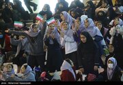 تصاویری از ژست‌های جالب دختران «رای اولی» تهران