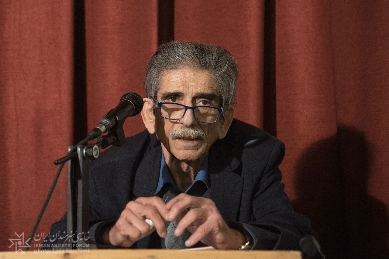 محمدرضا اصلانی: آنچه حاصل این سالهاست نه حاصل یک رنج بلکه حاصل یک جنگ عظیم است/ نسل جوان پرچمی را برافراشته که این پرچم برافراشته باقی خواهد ماند