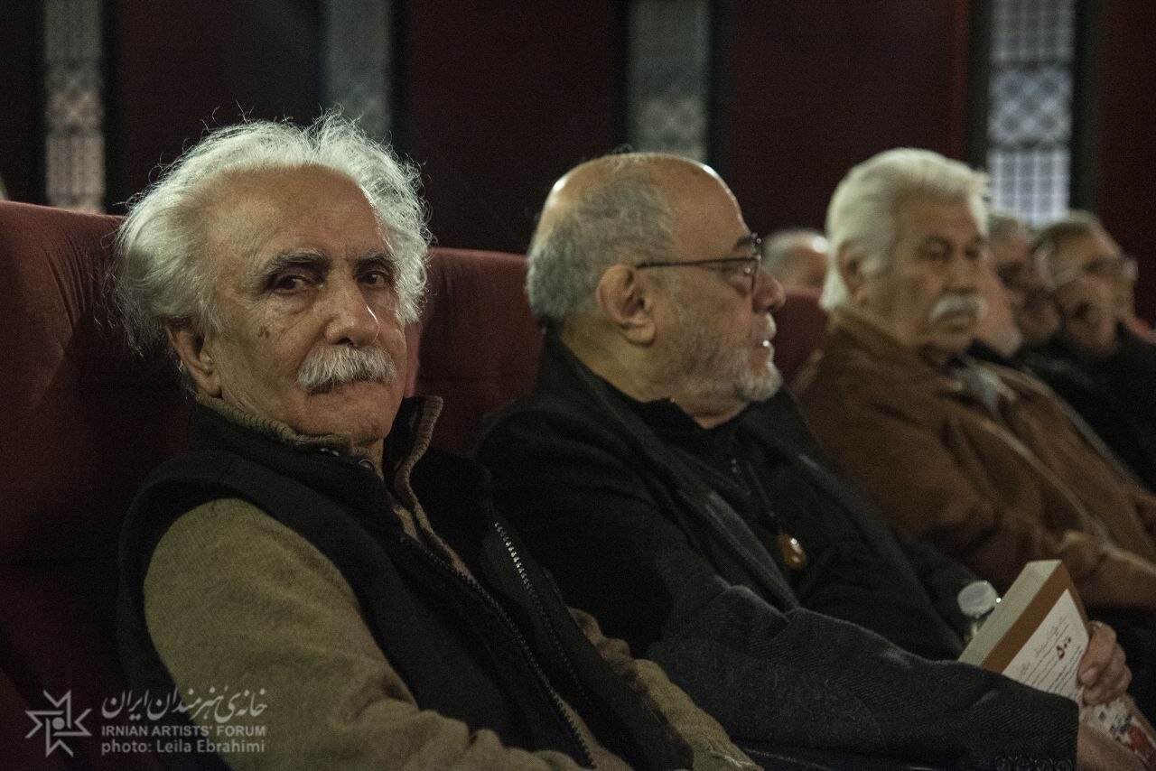 محمدرضا اصلانی: آنچه حاصل این سالهاست نه حاصل یک رنج بلکه حاصل یک جنگ عظیم است/ نسل جوان پرچمی را برافراشته که این پرچم برافراشته باقی خواهد ماند