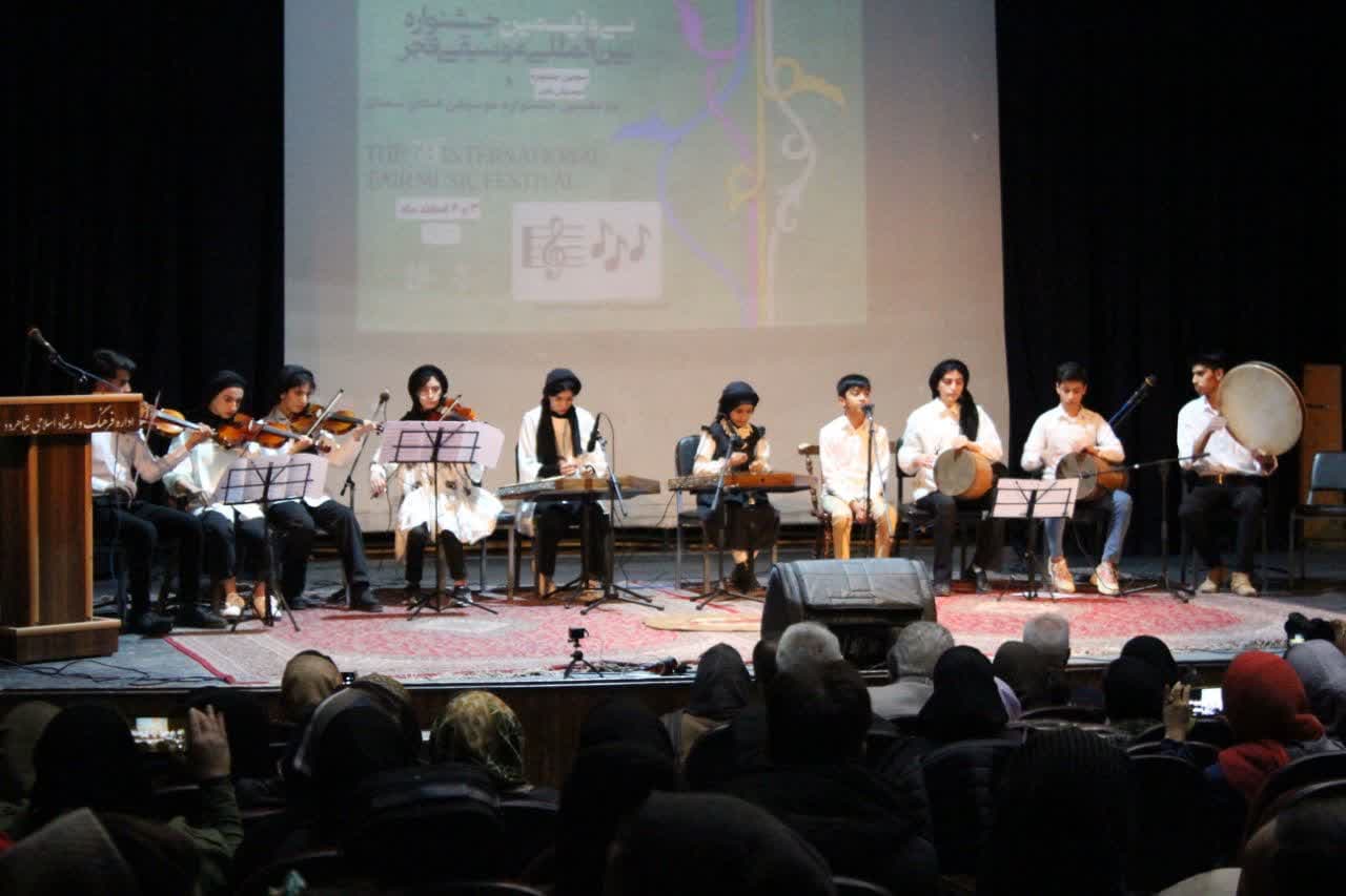 برترین های سومین جشنواره موسیقی فجر استان سمنان در شاهرود معرفی و تجلیل شدند
