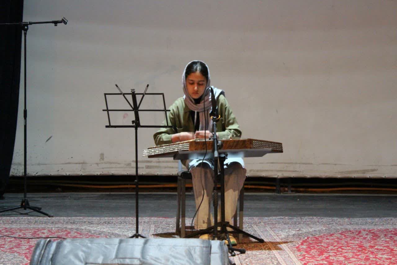 برترین های سومین جشنواره موسیقی فجر استان سمنان در شاهرود معرفی و تجلیل شدند