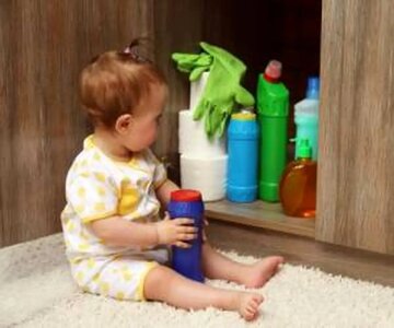 اگر کودکی مواد شوینده خورد، چهکار کنیم؟ اگر کودکی مواد شوینده خورد، چهکار کنیم؟