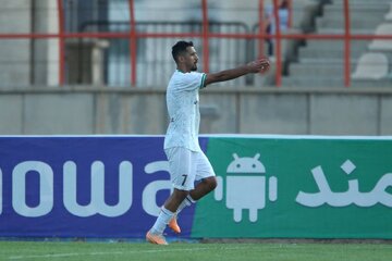 عکس| گزینه خط حمله پرسپولیس در لباس استقلال!