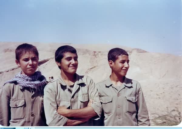 رای دادن به آیتالله خامنهای با دست خونی! +عکس