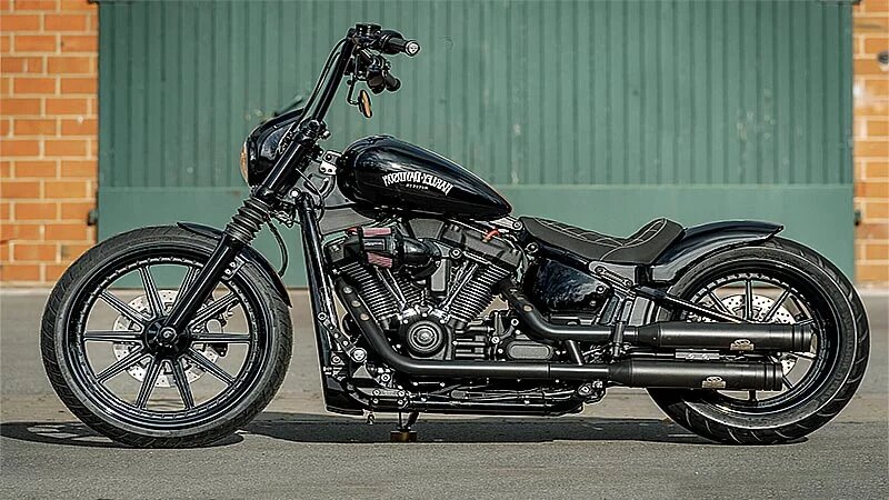 هواداران نام این موتور را روی بدنشان خالکوبی میکنند!