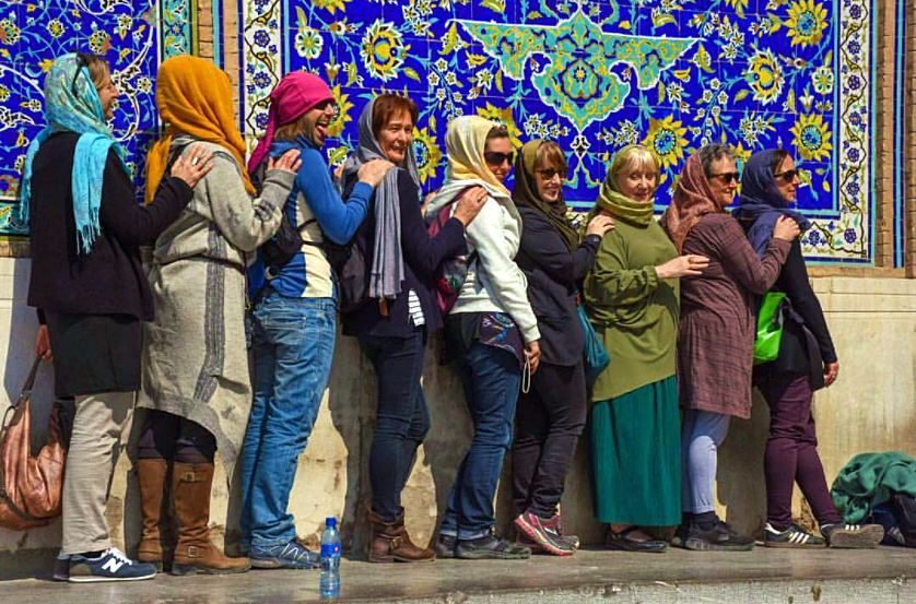 استخدام اینفلوئنسر خارجی برای تبلیغ ایران؛ پلمپهای گسترده به گردشگری آسیب زده/ «گردشگر خارجی که بله و ایتا ندارد»