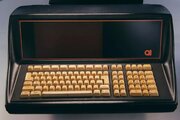 ببینید | کشف قدیمی‌ترین کامپیوتر جهان در یک خانه