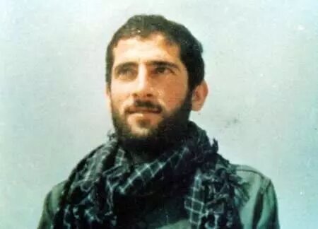 فرماندهای که ۳ روز در برابر پاتکهای دشمن تا پای جان جنگید/ او توسط صادق محصولی از سپاه اخراج شد +عکس