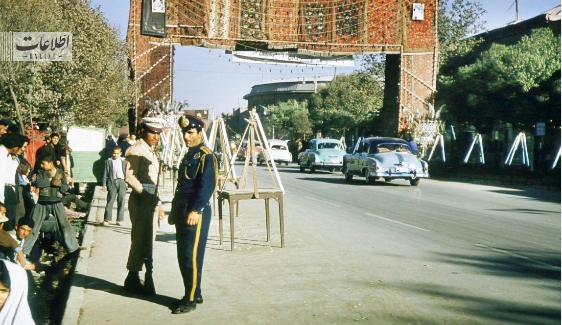تهران قدیم| نیمه‌شعبان ۶۵ سال پیش در خیابان مولوی این شکلی بود