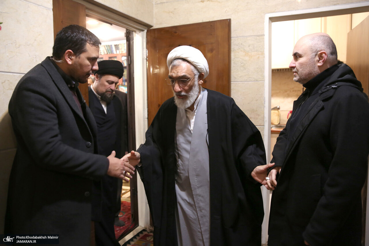 تصاویری از حضور اصلاح طلبان در منزل آیت الله موسوی بجنوردی/جهانگیری، انصاری و پورمحمدی هم آمدند+ عکس