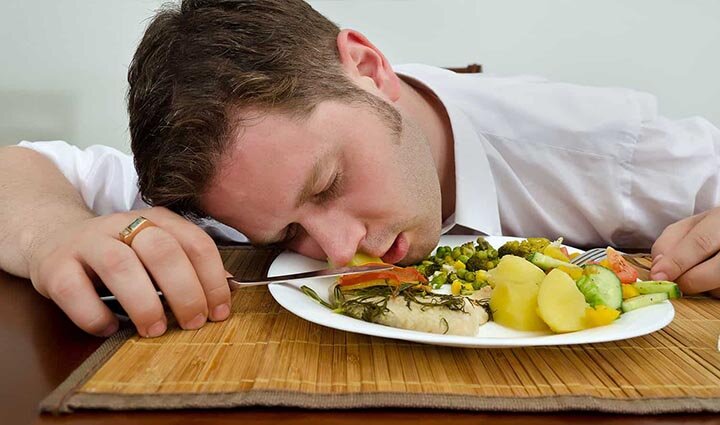 کدام مواد غذایی بر کیفیت خواب تأثیر منفی دارند؟/ ۶ توصیه غذایی برای بهبود کیفیت خواب