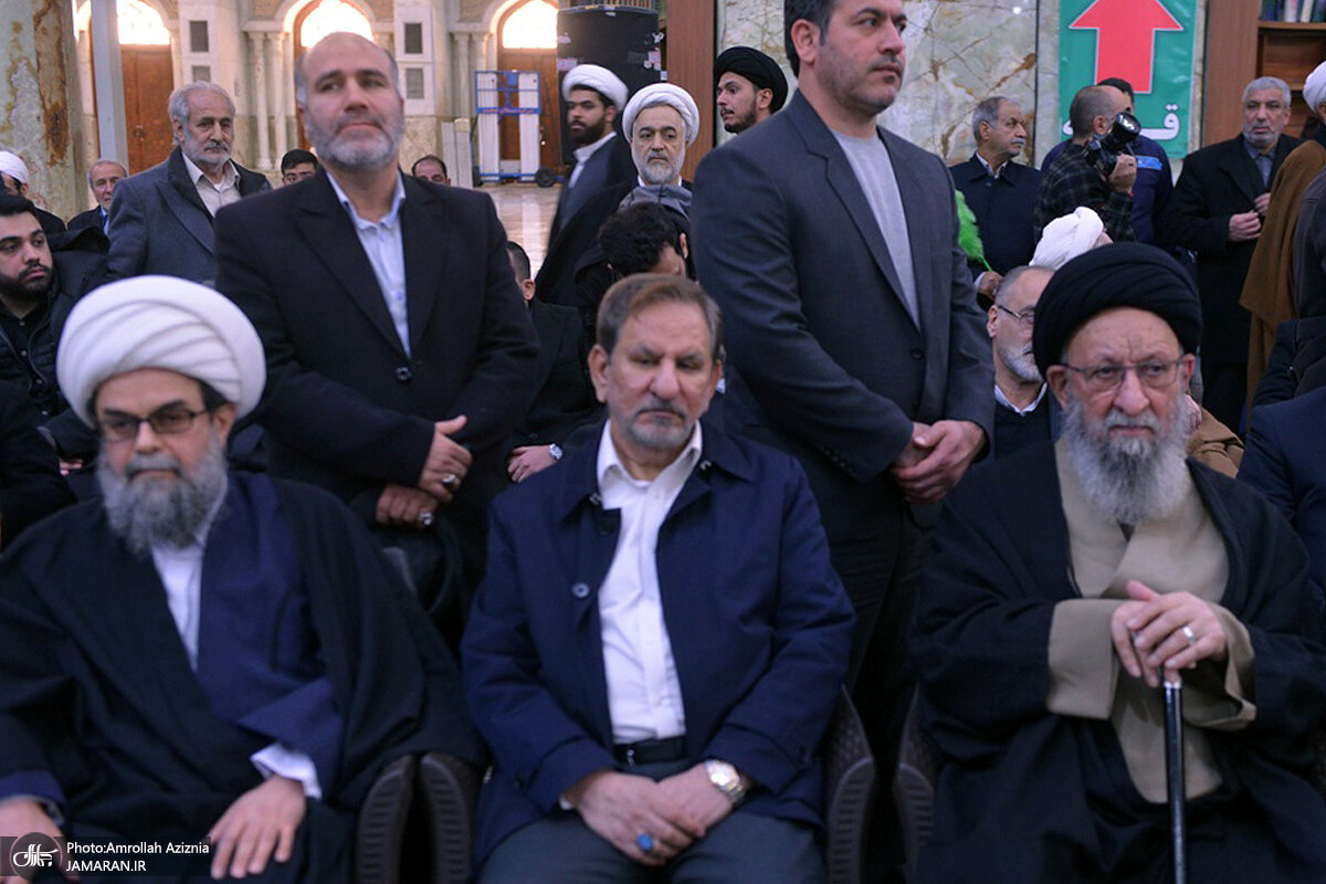 حرفهای در گوشی سید محمد خاتمی و ناطق نوری در مراسم تشییع پیکر آیت الله بجنوری/ جنتی و هاشمی هم بودند+ عکس