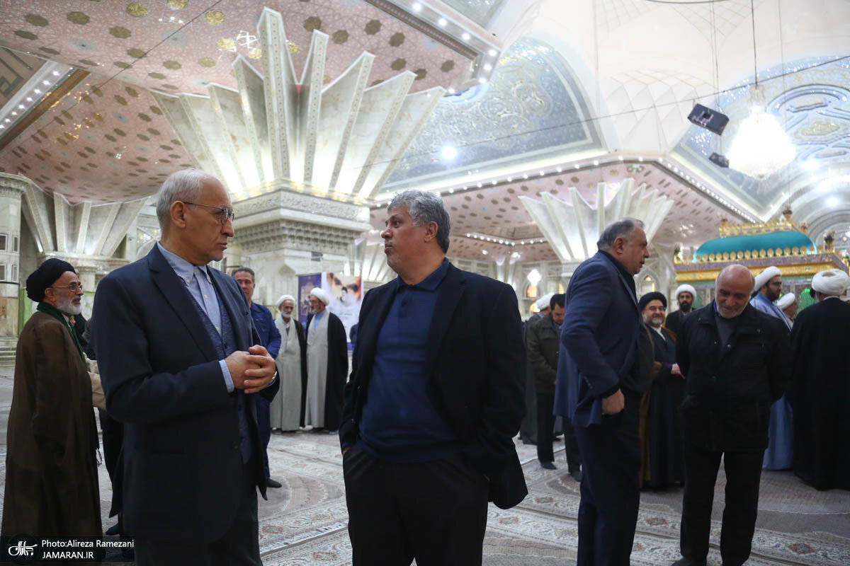 حرفهای در گوشی سید محمد خاتمی و ناطق نوری در مراسم تشییع پیکر آیت الله بجنوری/ جنتی و هاشمی هم بودند+ عکس