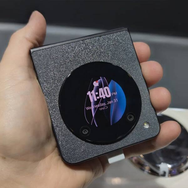 ارزانترین گوشی تاشوی جهان/ زنگ خطر برای سامسونگ به صدا درآمد