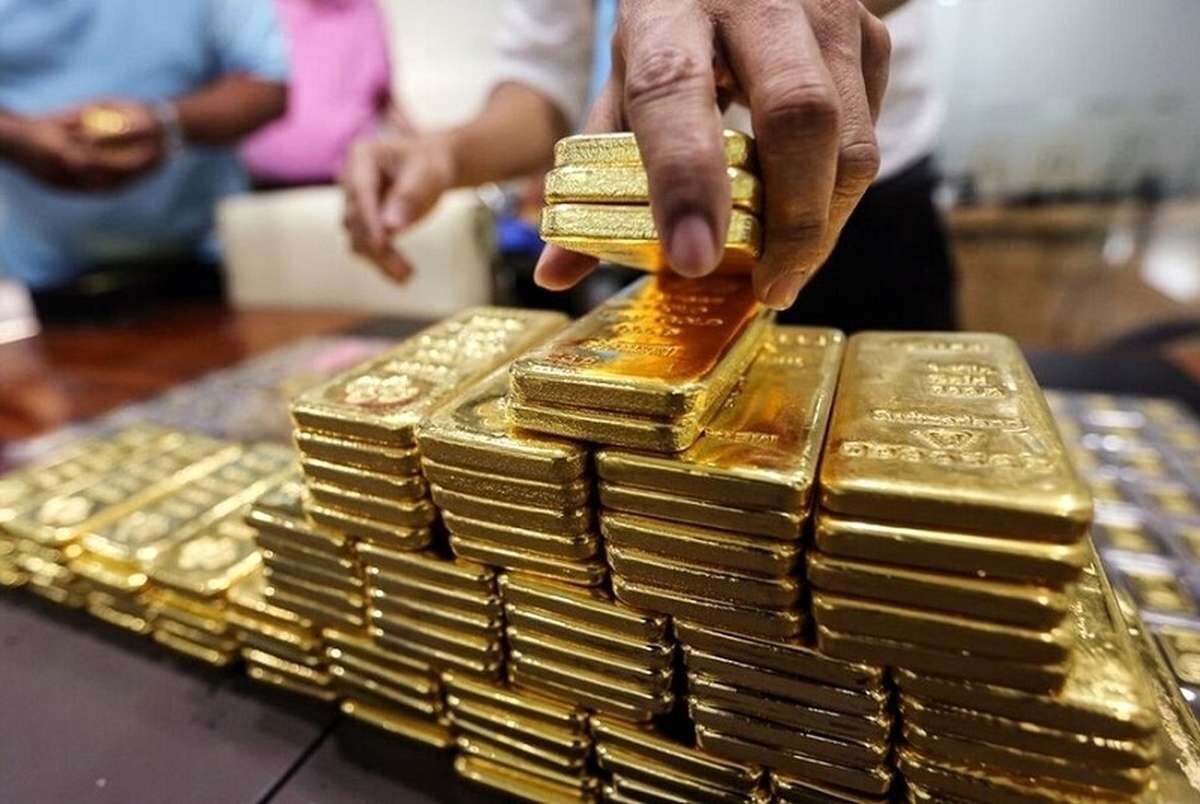 - نگرانی صادرکنندگان درباره طلای دونرخی/ شائبه مالیات بر تعهد ارزی
