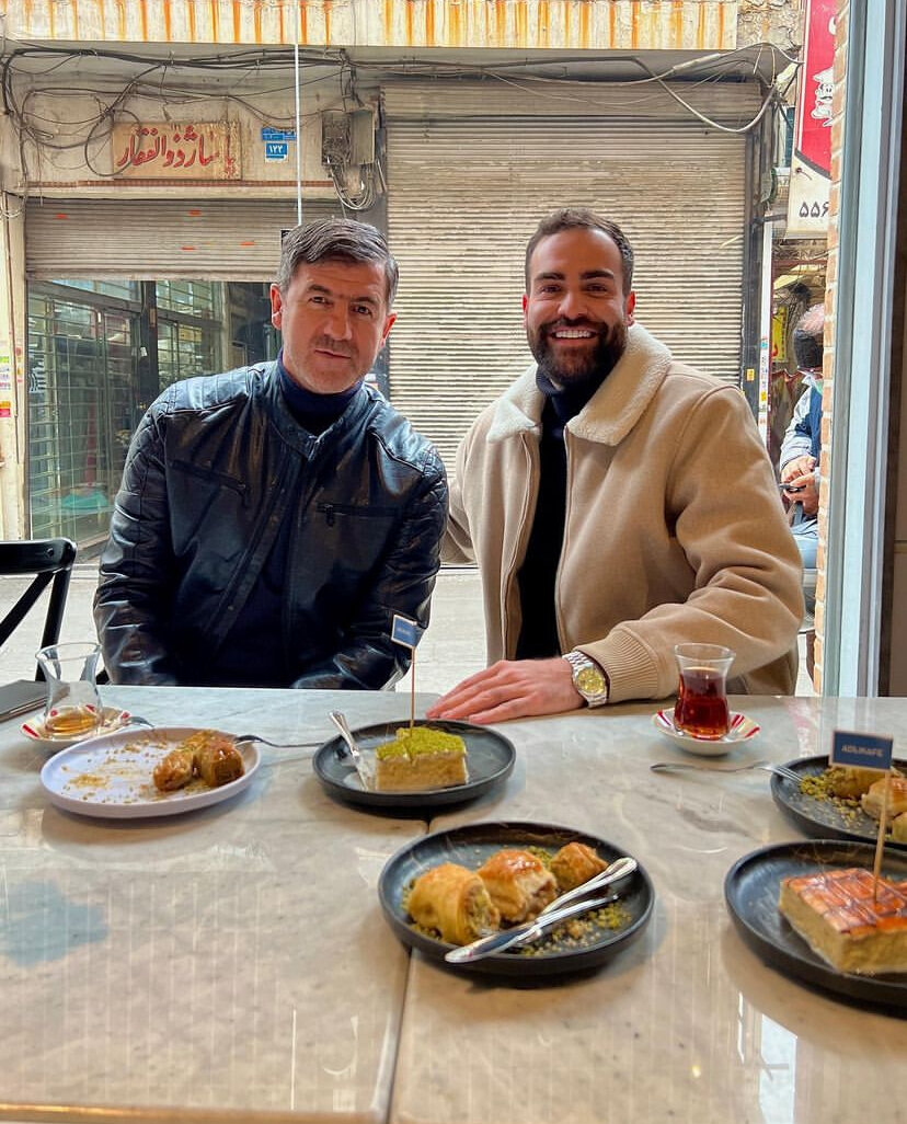 عکس| گشتوگذار کریم باقری، یحیی گلمحمدی و وریا غفوری در بازار تهران