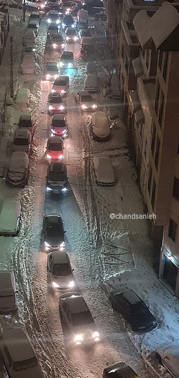 دومین شب برفی پرترافیک شمال تهران/ عکس